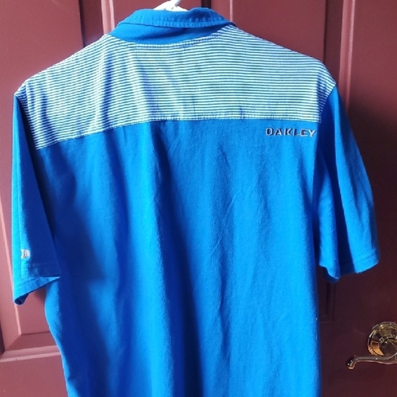 Oakley Blue Polo Shirt Classic Design - Picture 6 of 7